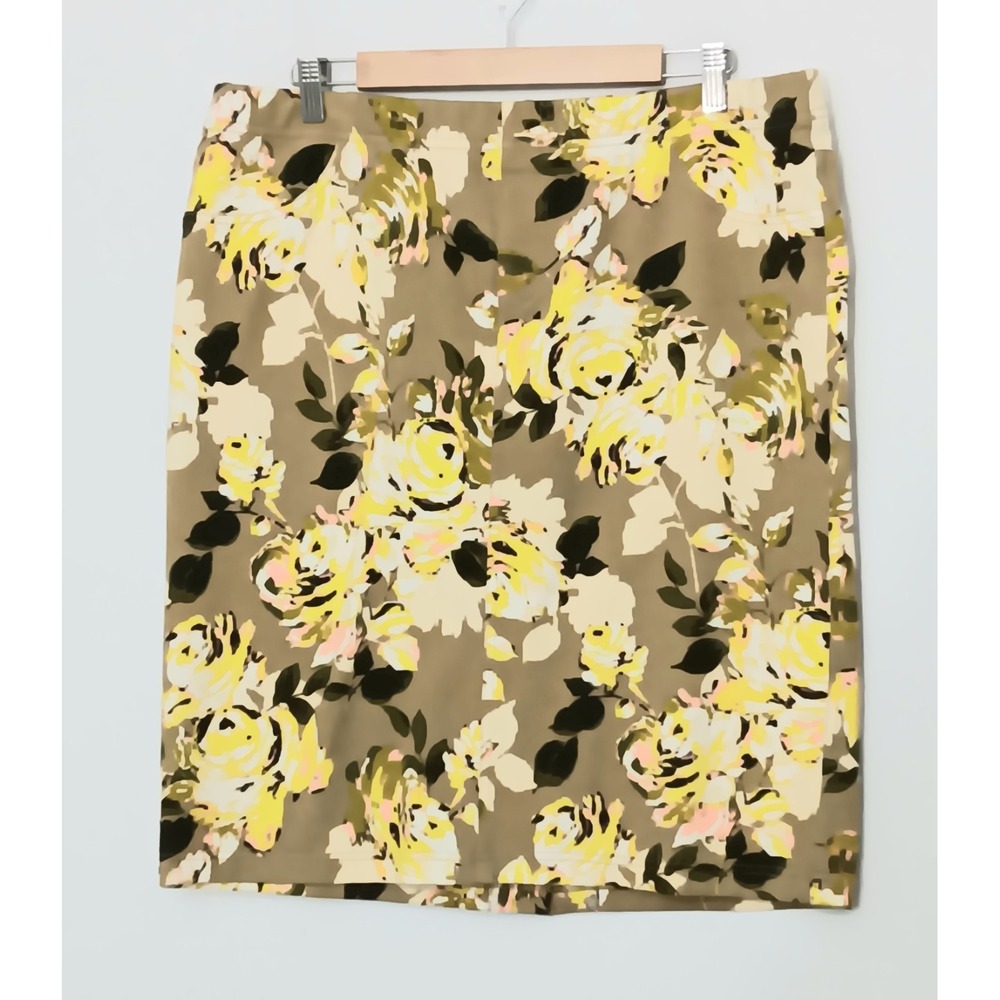 Isaac Mizrahi Live! Skirt Women's Size 16 Tan Floral Yellow Pullon Back Pockets